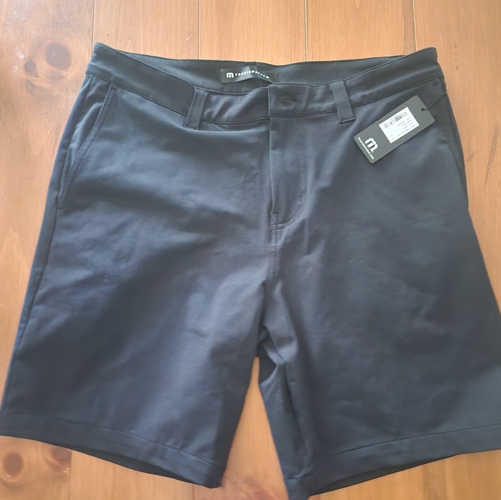 Travis Matthew NWT size 32 black shorts